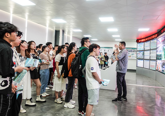 乐鱼体育-老板电器×中国美术学院色彩研究所 在上海K11艺术中心举办燃热艺术展